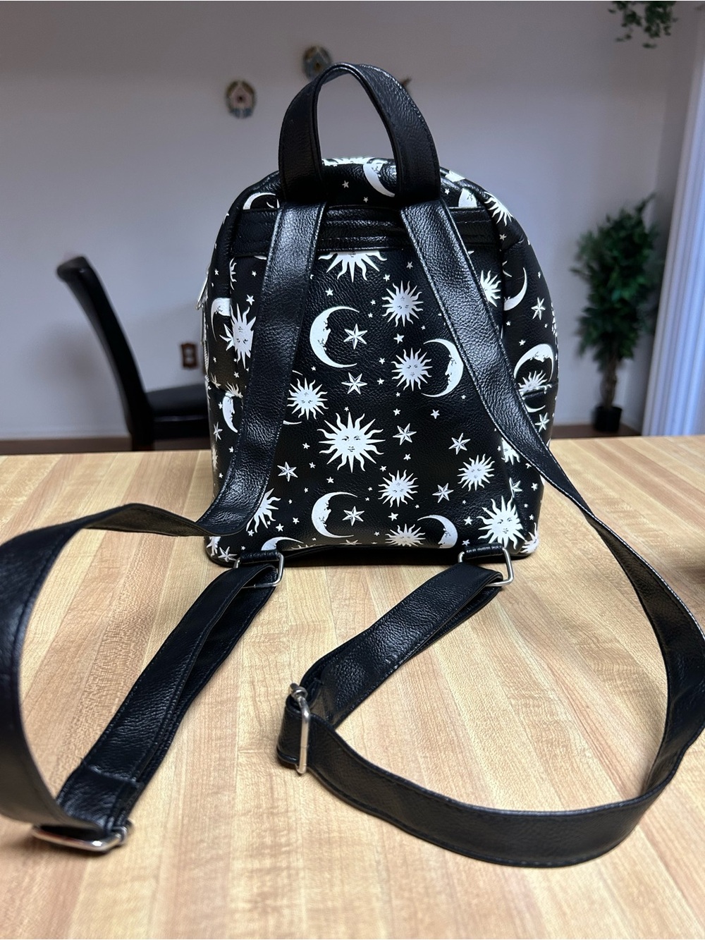 Hot Topic Celestial mini backpack - Picture 2 of 5